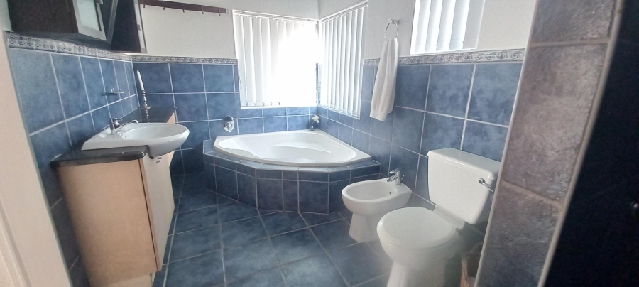 4 Bedroom Property for Sale in Pringle Bay Western Cape